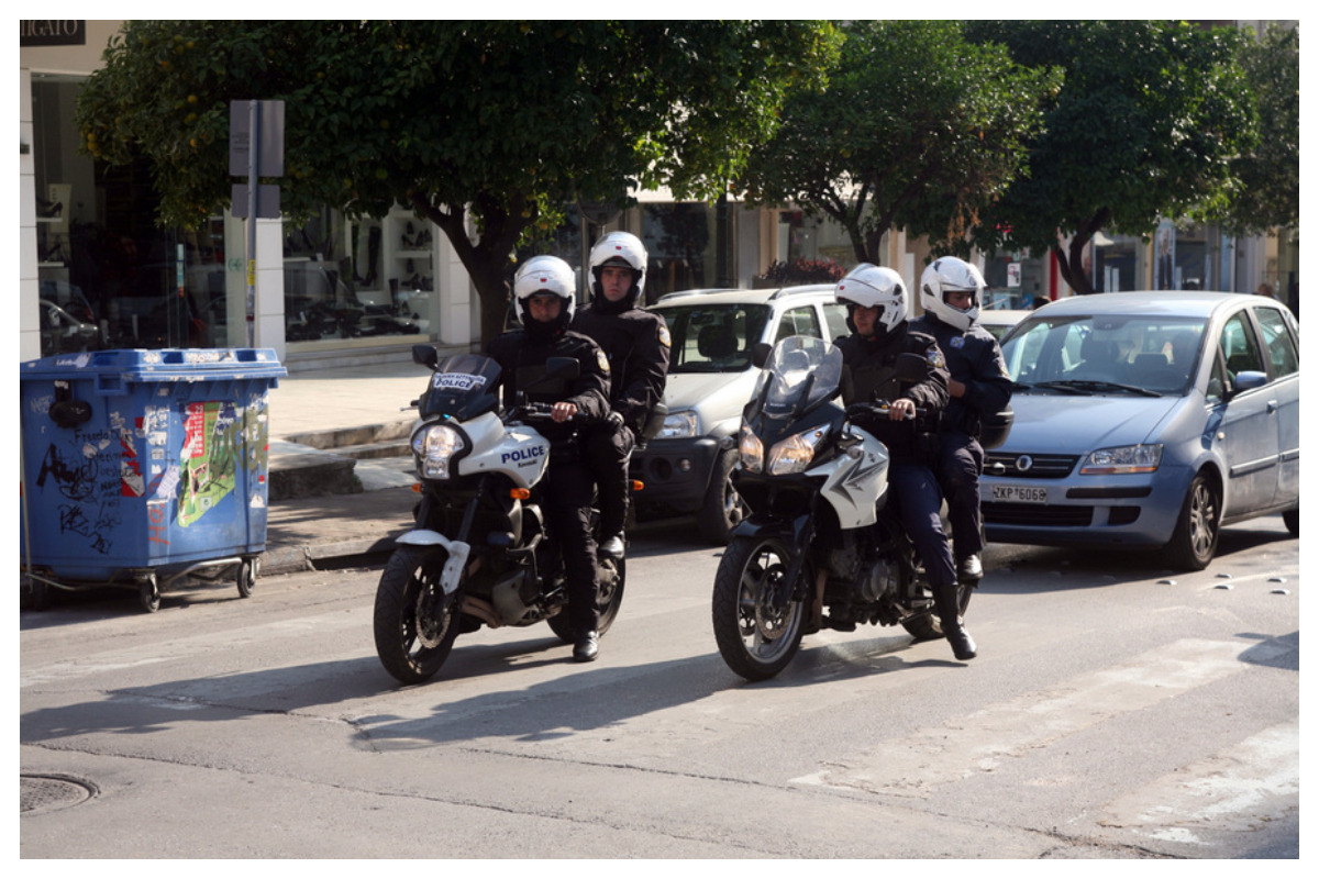 Αστυνομικοί της ΔΙΑΣ άνοιξαν τον δρόμο και οδήγησαν με ασφάλεια ετοιμόγεννη γυναίκα στο νοσοκομείο