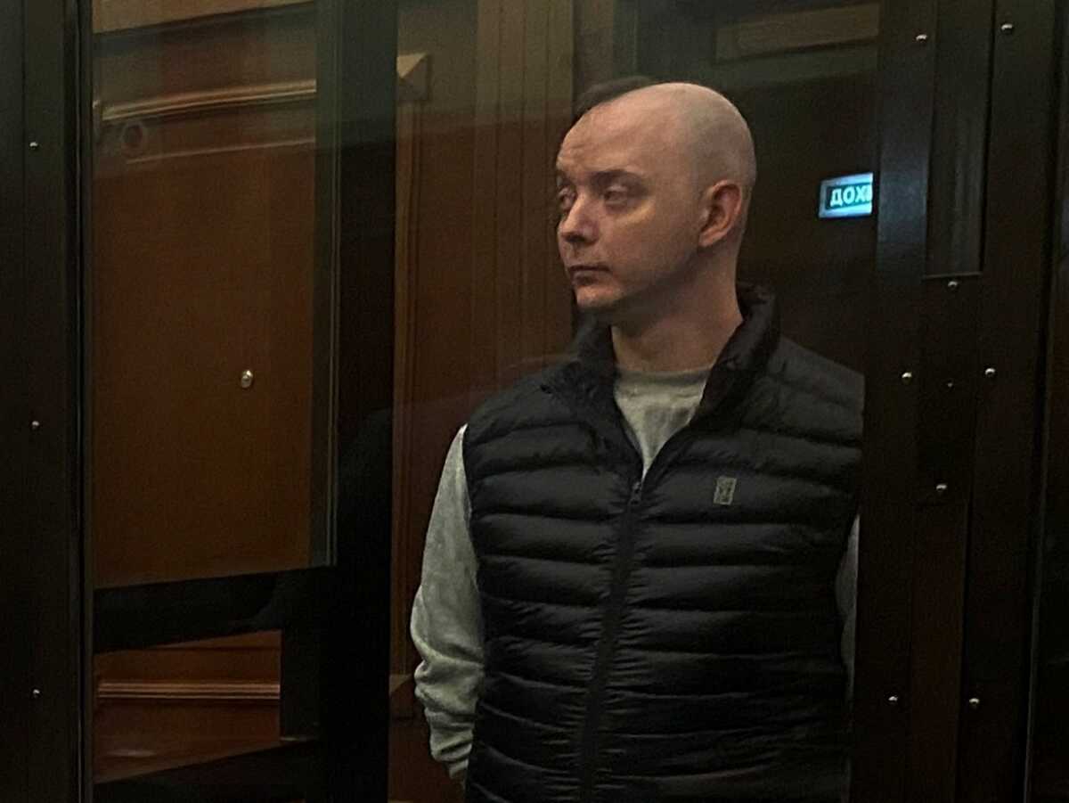 Ρωσικό δικαστήριο καταδίκασε σε 22 χρόνια κάθειρξη τον πρώην δημοσιογράφο Ιβάν Σαφρόνοφ