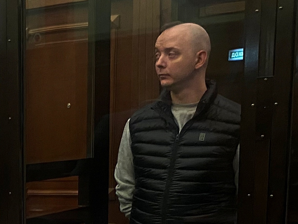 Ρωσικό δικαστήριο καταδίκασε σε 22 χρόνια κάθειρξη τον πρώην δημοσιογράφο Ιβάν Σαφρόνοφ