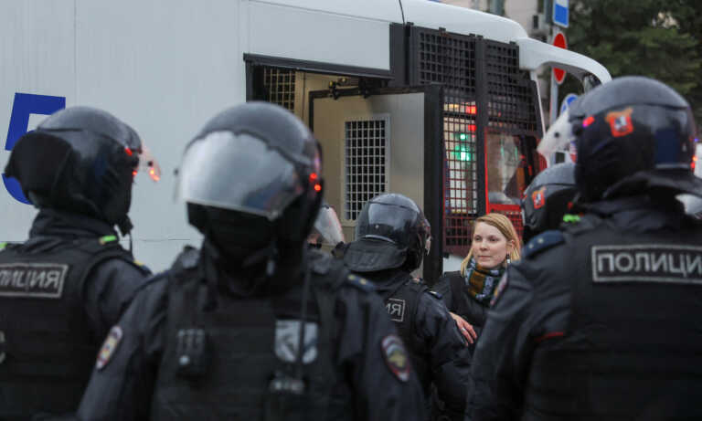 Τσεχία: Ζητά από τους πολίτες της να εγκαταλείψουν τη Ρωσία – «Βλέπει» επιδείνωση της κατάστασης ασφαλείας