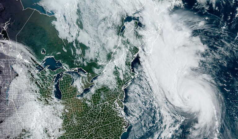 Καναδάς: Ο κυκλώνας Φιόνα «μαστιγώνει» τη χώρα με θυελλώδεις ανέμους και καταιγίδες