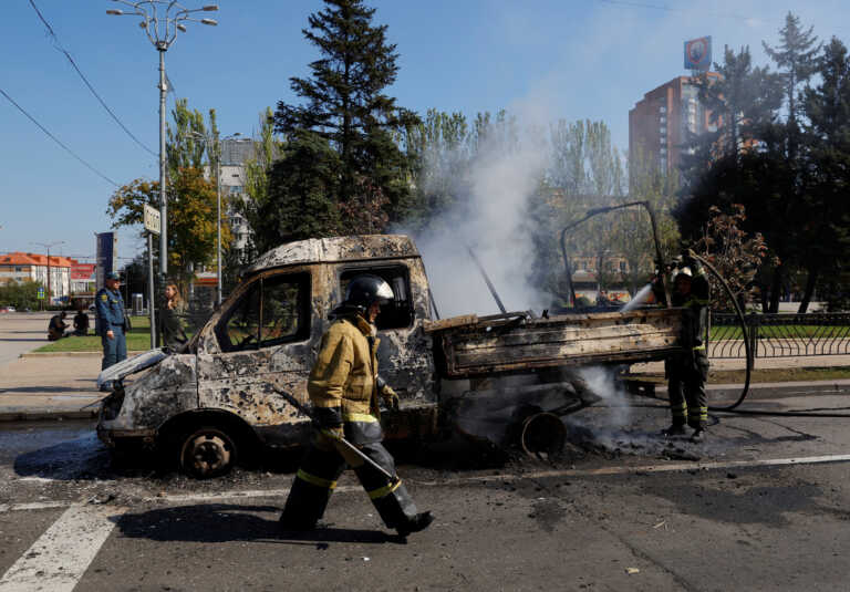 Ντονέτσκ: Φονική έκρηξη στο κέντρο της πόλης λίγο πριν το «δημοψήφισμα» – Ήταν ουκρανικός πύραυλος, λένε οι φιλορώσοι