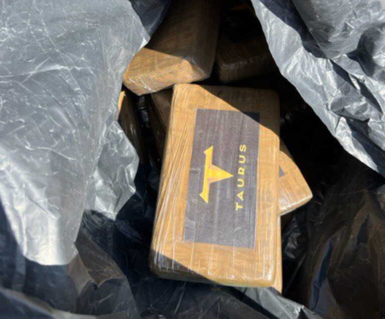 ΑΑΔΕ: Έκρυβαν 46 κιλά κοκαΐνης σε κοντέινερ με μπανάνες