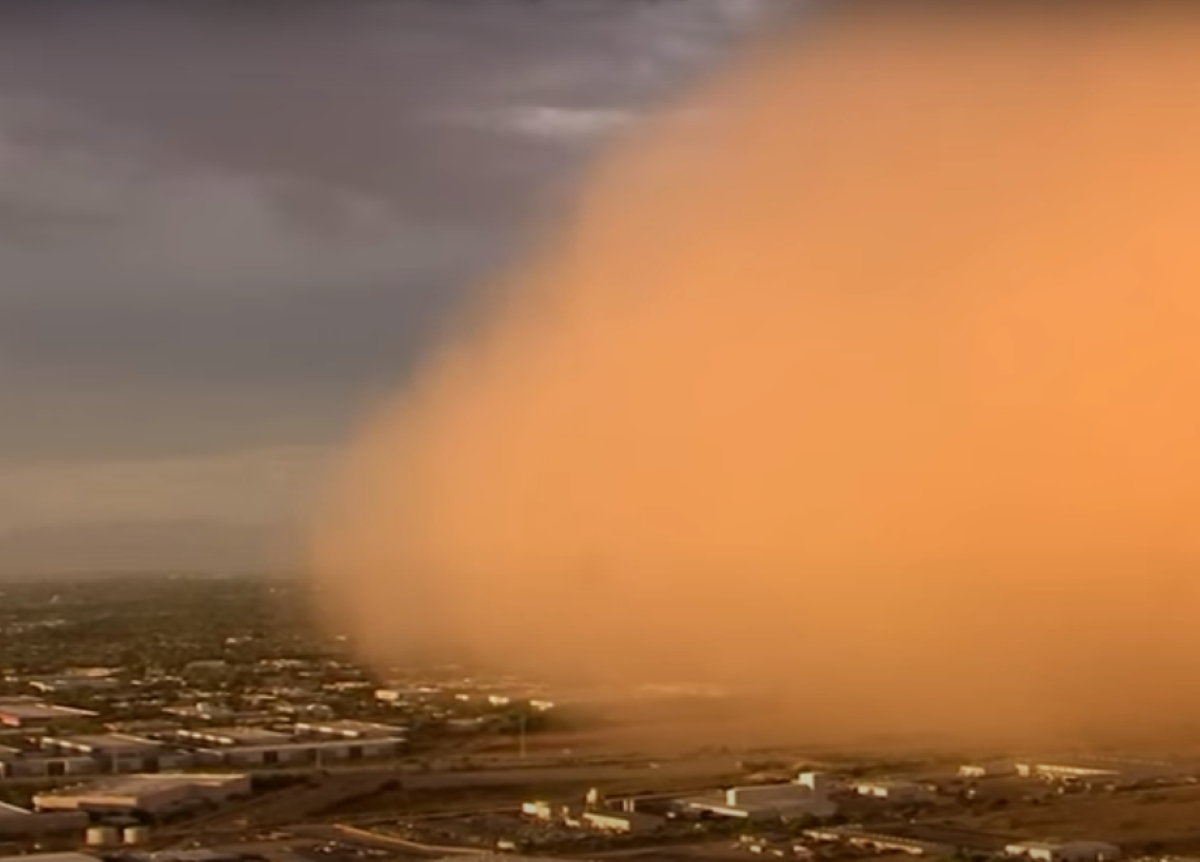 ΗΠΑ: Αμμοθύελλα «τέρας» έπληξε την Αριζόνα – Χωρίς ρεύμα 7.000 σπίτια
