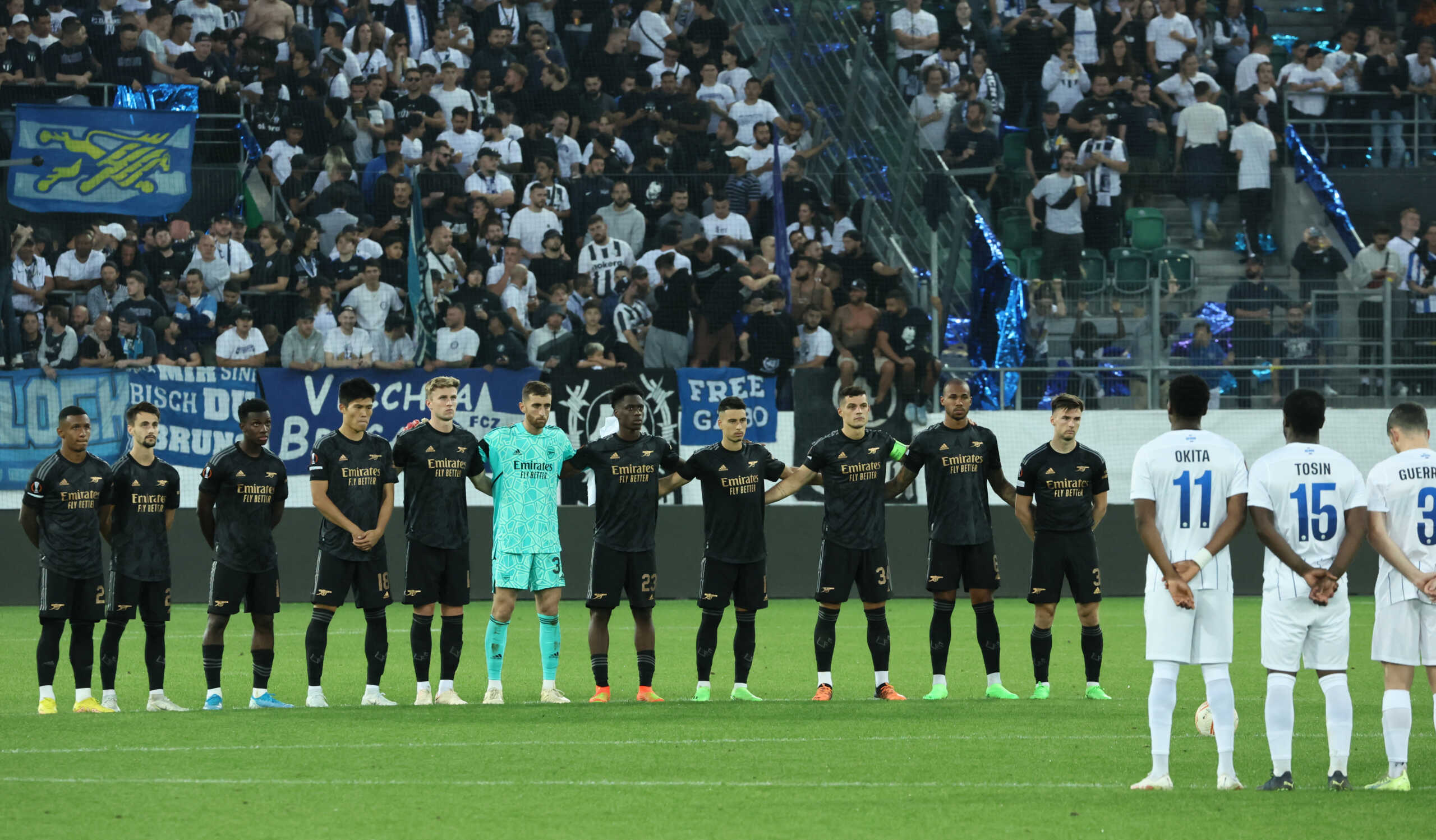 Soccer Football - Europa League - Group A - FC Zurich v Arsenal - Arena St Gallen, St Gallen, Switzerland - September 8, 2022 Arsenal players during a minutes silence before the start of the second half after the death of Britain's Queen Elizabeth REUTERS