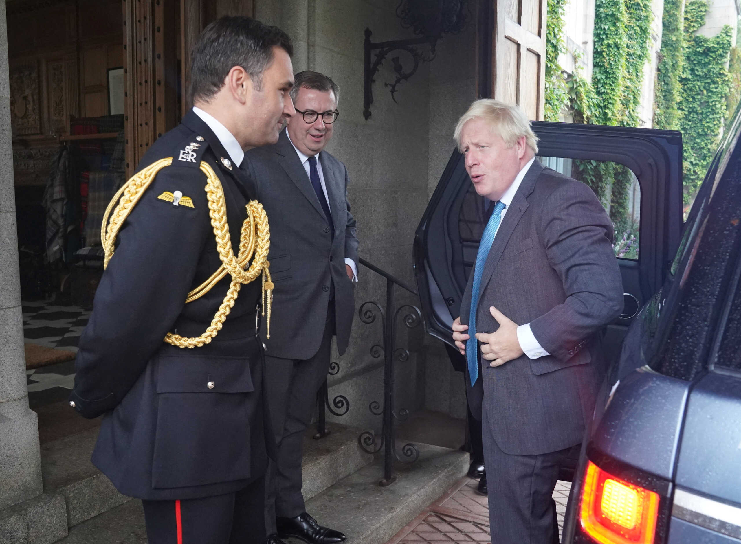 Outgoing British Prime Minister Boris Johnson arrives at Balmoral Castle for an audience with Britain's Queen Elizabeth, in Aberdeenshire, Scotland, Britain September 6, 2022. REUTERS