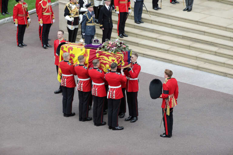 Ρεκόρ τηλεθέασης όλων των εποχών για την κηδεία της Βασίλισσας Ελισάβετ - Την είδαν πάνω από 4 δισ άνθρωποι