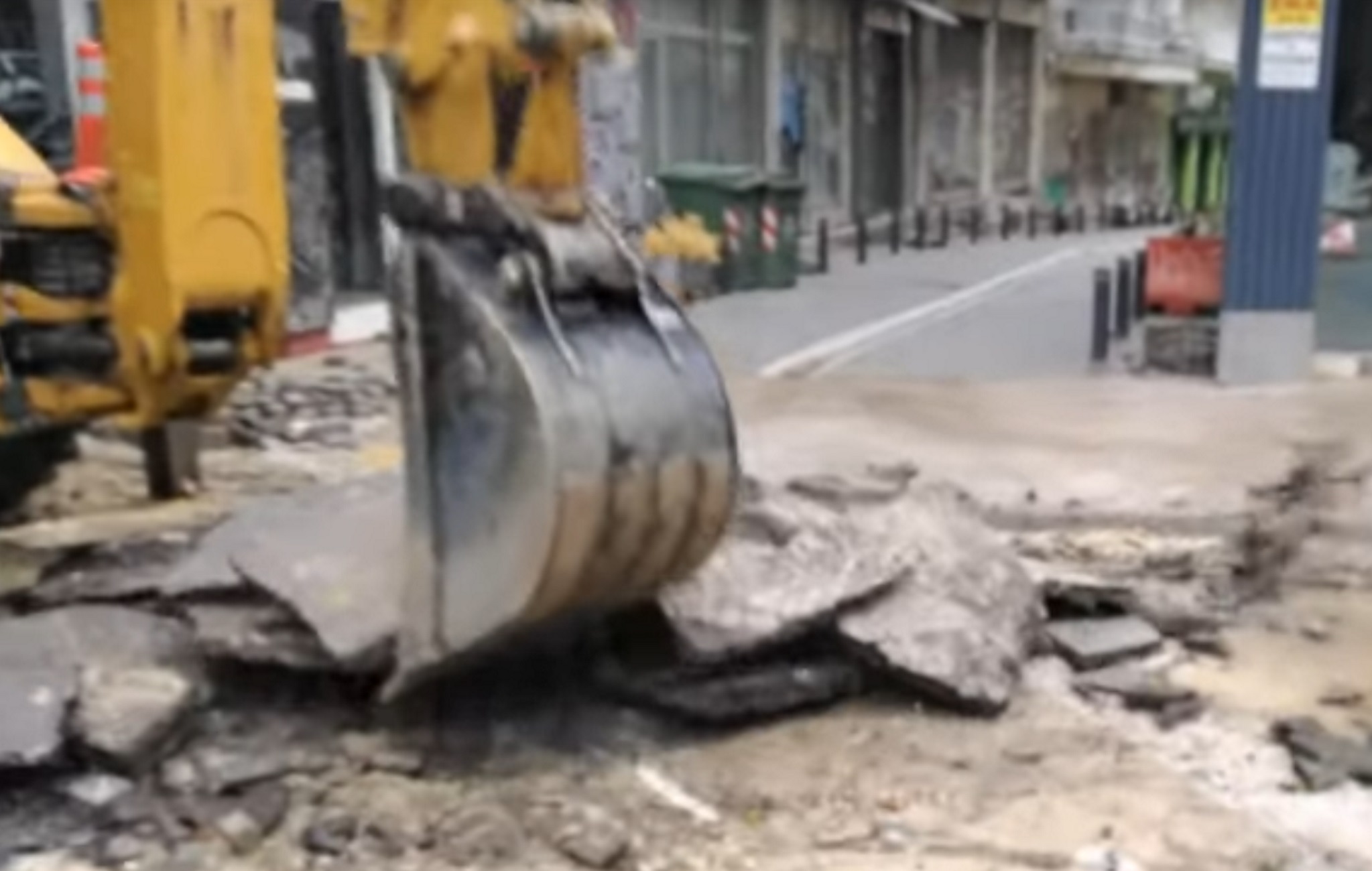 Έργα ασφαλτόστρωσης δρόμων στο Ρέθυμνο
