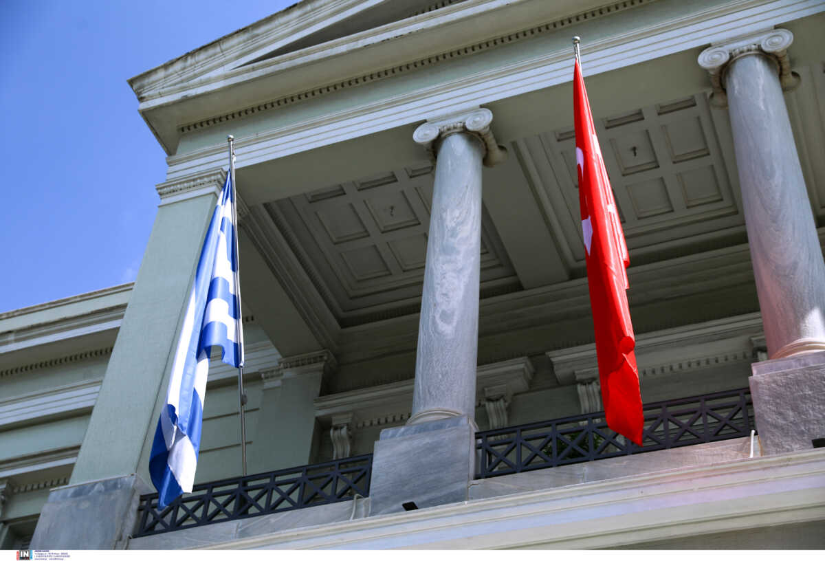 Απόστολος Τζιτζικώστας: Η ανακοίνωση από το ελληνικό υπουργείο Εξωτερικών για την κράτηση του στη Σμύρνη