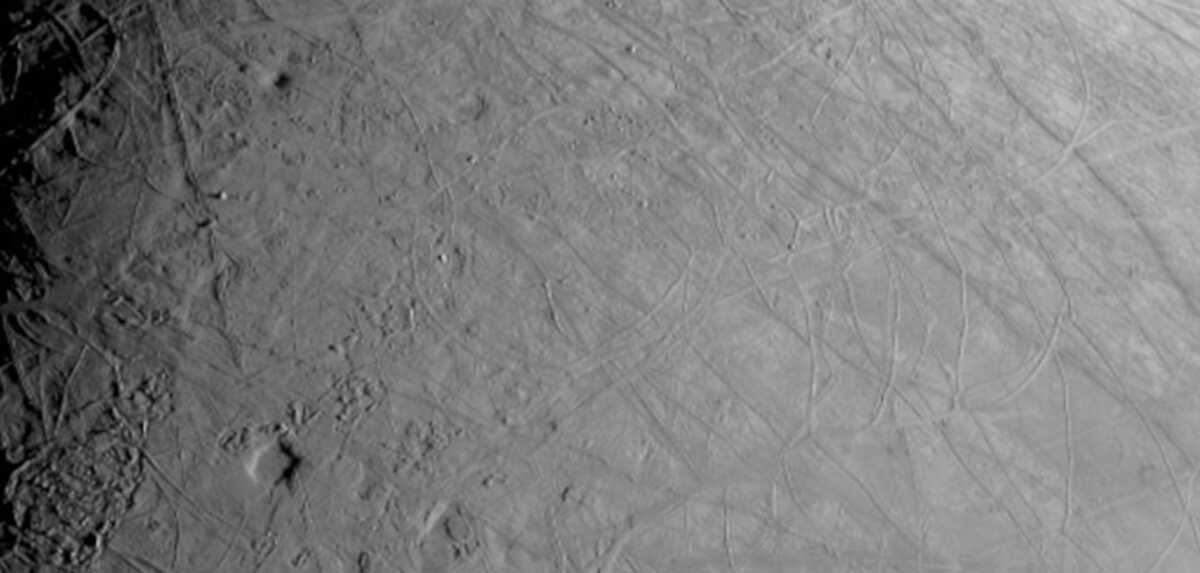 Ο δορυφόρος «Ευρώπη» φωτογραφήθηκε από το Juno της NASA – Εικόνες που ίσως δώσουν απαντήσεις για την ύπαρξη ζωής