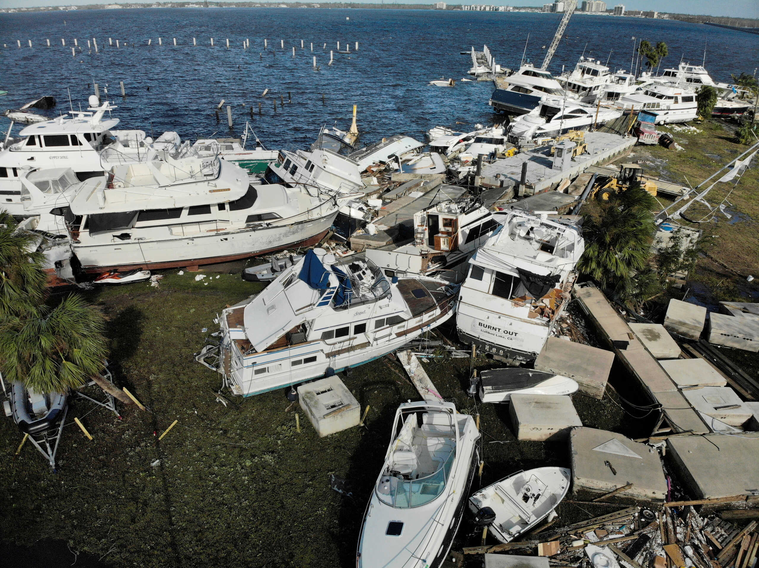 Φλόριντα: Ο τυφώνας Ίαν άφησε πίσω του το χάος – Οι άνεμοι έφτασαν τα 665 χλμ την ώρα