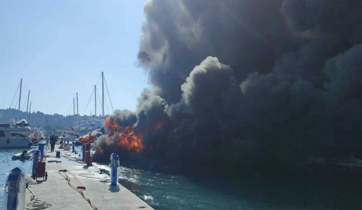 Κέρκυρα: Μεγάλη φωτιά σε σκάφη στη μαρίνα Γουβιών