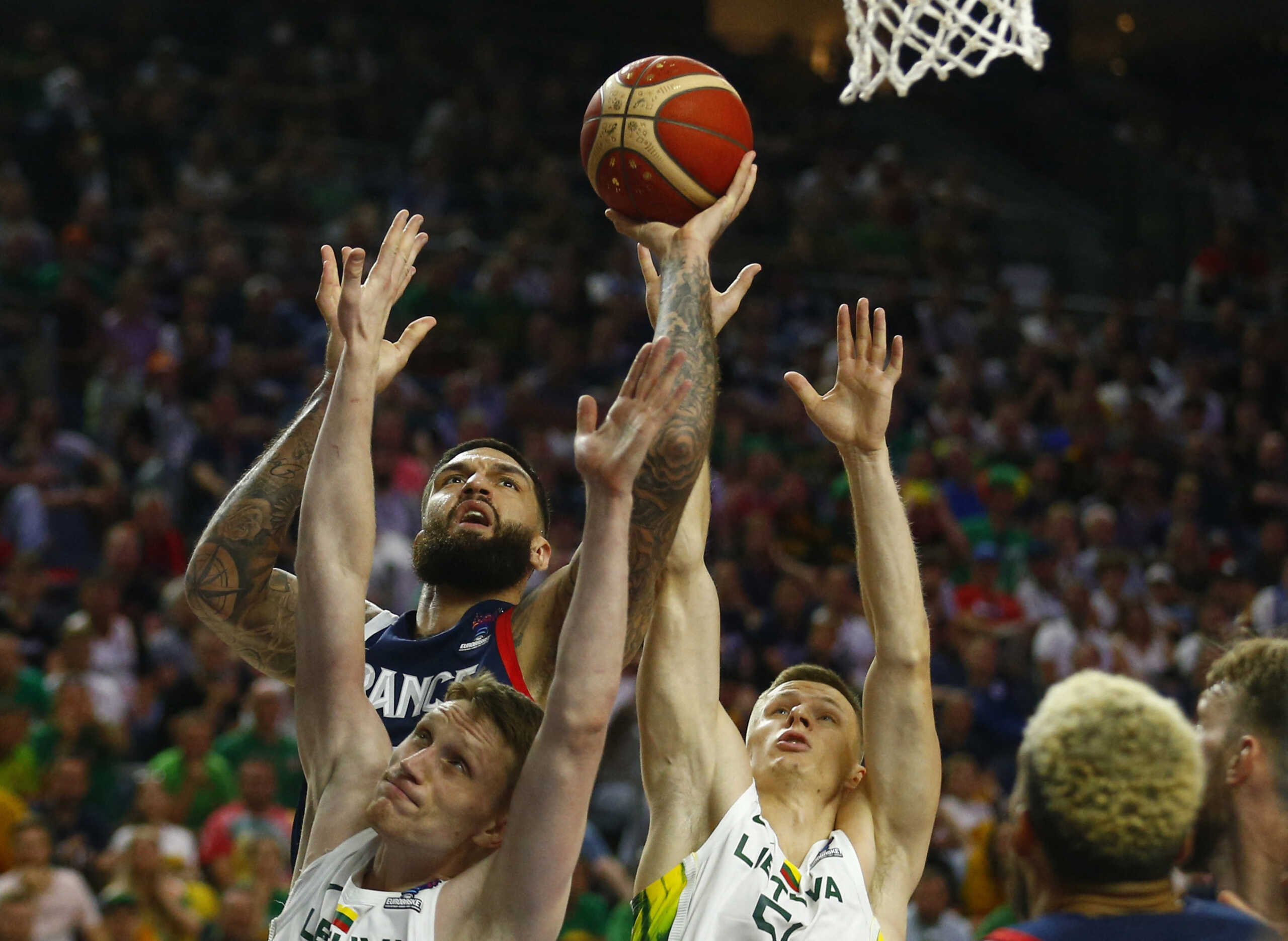 Eurobasket 2022, Λιθουανία – Γαλλία 73-77: Νίκη «ανάσα» για τους Γάλλους – Τραυματίστηκε ο Μάριους Γκριγκόνις του Παναθηναϊκού