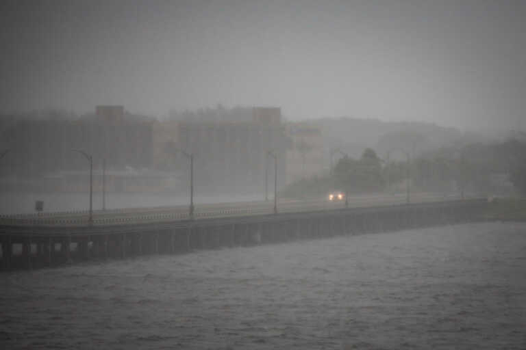 ΗΠΑ: Ο κυκλώνας Ίαν φτάνει στη Φλόριντα - Για «ιστορική» καταιγίδα μιλούν οι μετεωρολόγοι