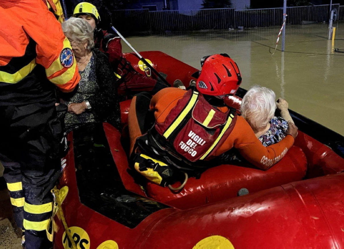 Ιταλία: Εφτά νεκροί από τις φονικές πλημμύρες – Αγνοείται μητέρα μαζί με το παιδί της