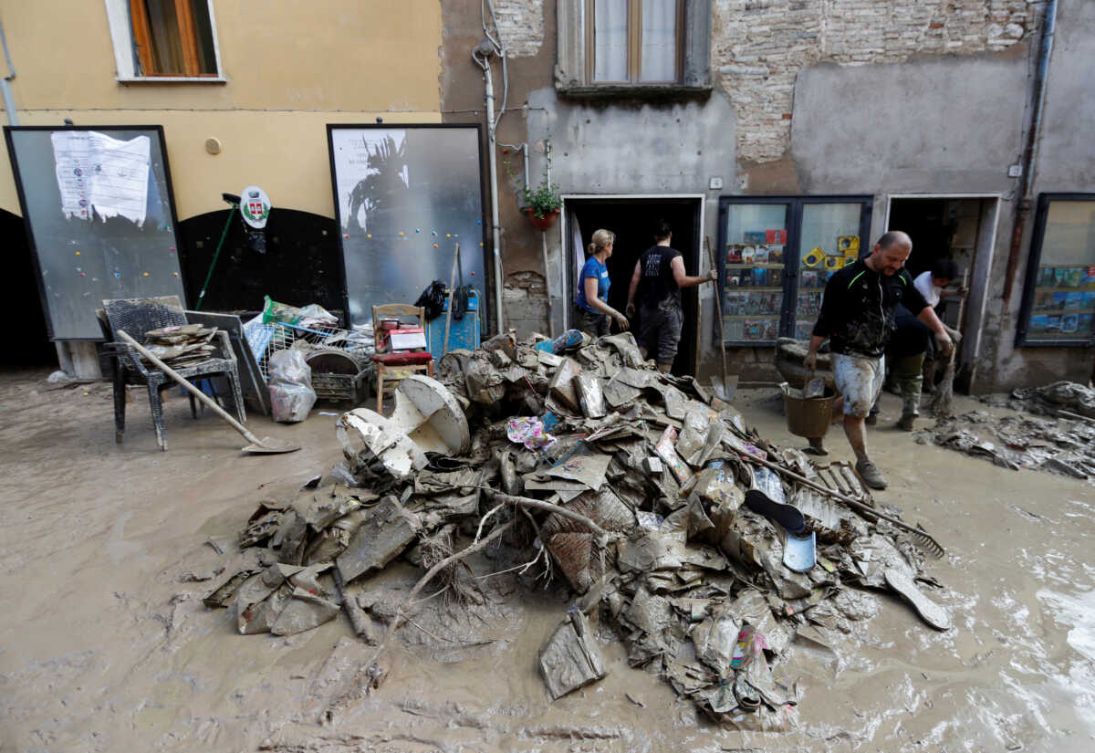 Ιταλία: 50 τραυματίες, δέκα νεκροί και τέσσερις αγνοούμενοι από τις φονικές πλημμύρες