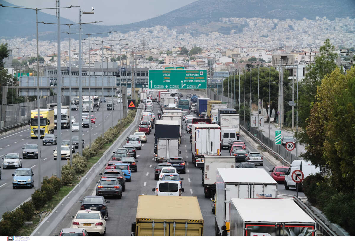 Κίνηση στους δρόμους: Καθυστερήσεις στον Κηφισό – Δείτε live πού υπάρχουν προβλήματα