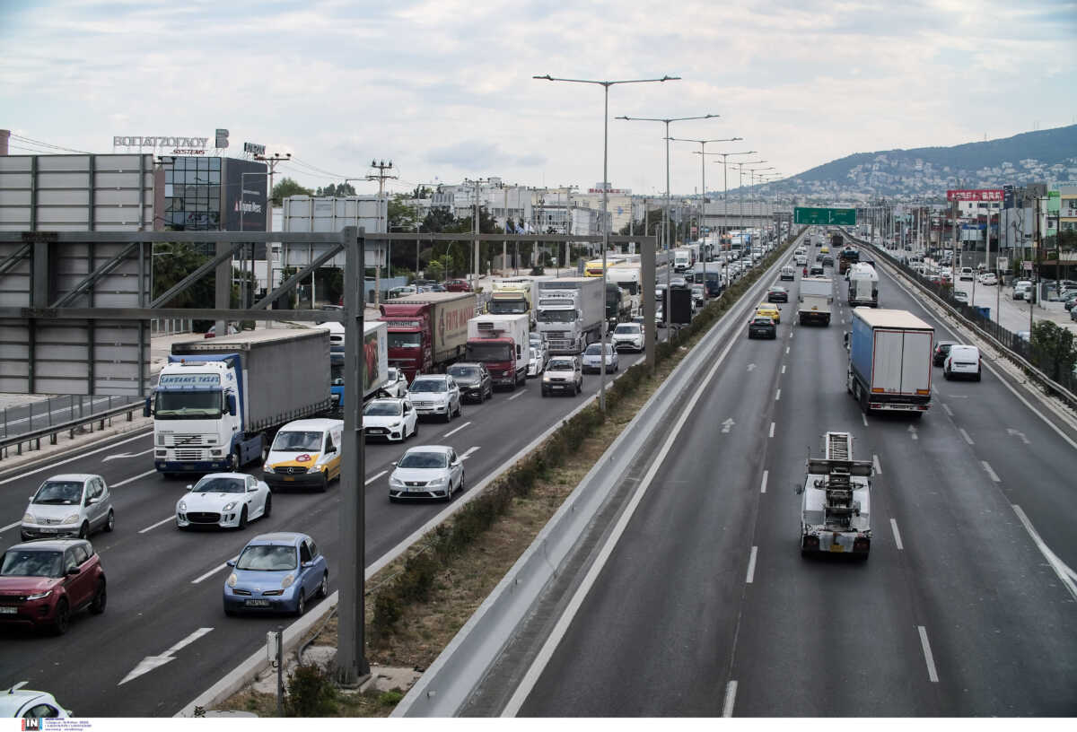 Κίνηση στους δρόμους: Καθυστερήσεις σε Κηφισό και Ποσειδώνος – Δείτε live πού υπάρχουν προβλήματα