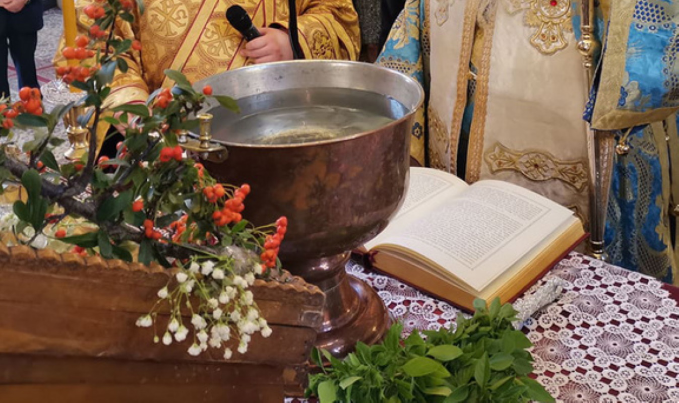 Αλεξανδρούπολη: Νονά δεν επιστρέφει το βαφτιστήρι στους γονείς του – Λέει ότι το υιοθέτησε