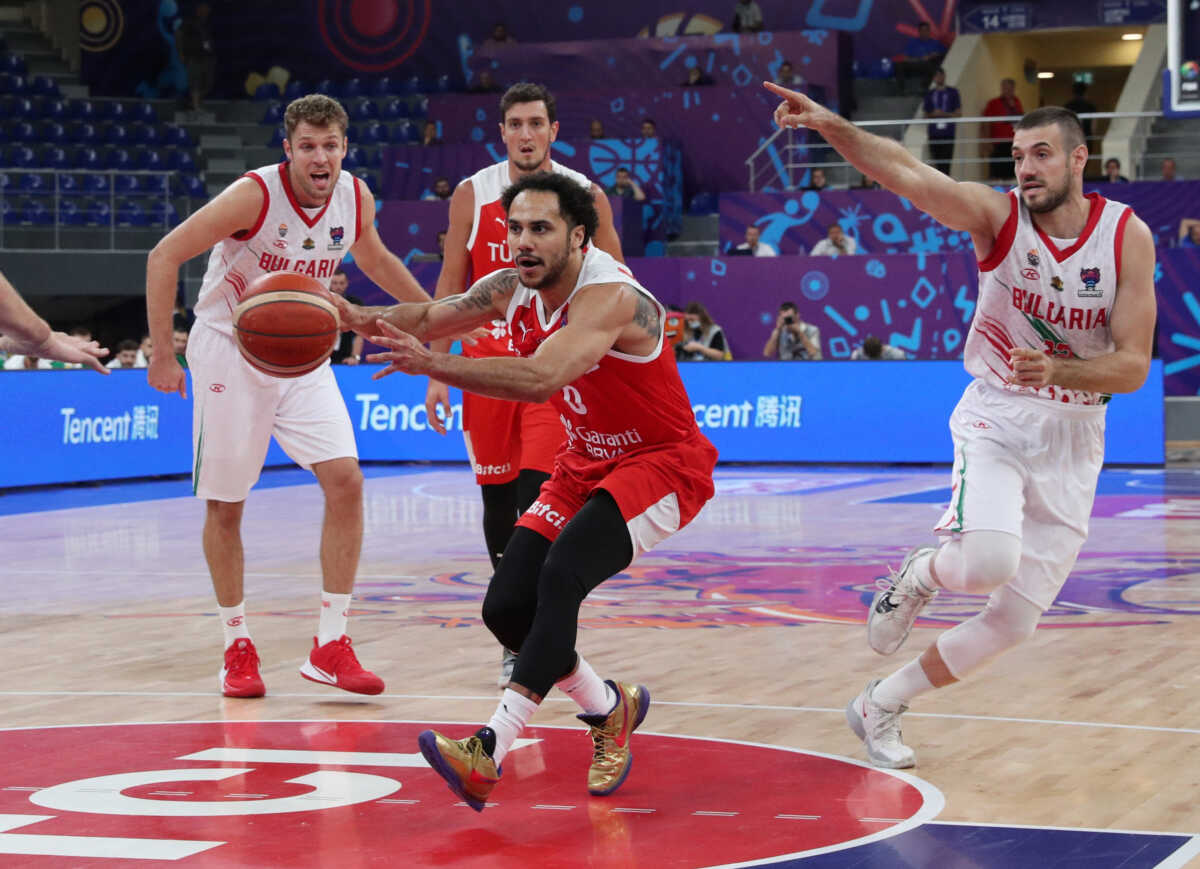 Eurobasket 2022, Βουλγαρία – Τουρκία 87-101: «Πάλευε» μόνος του ο φοβερός Σάσα Βεζένκοφ