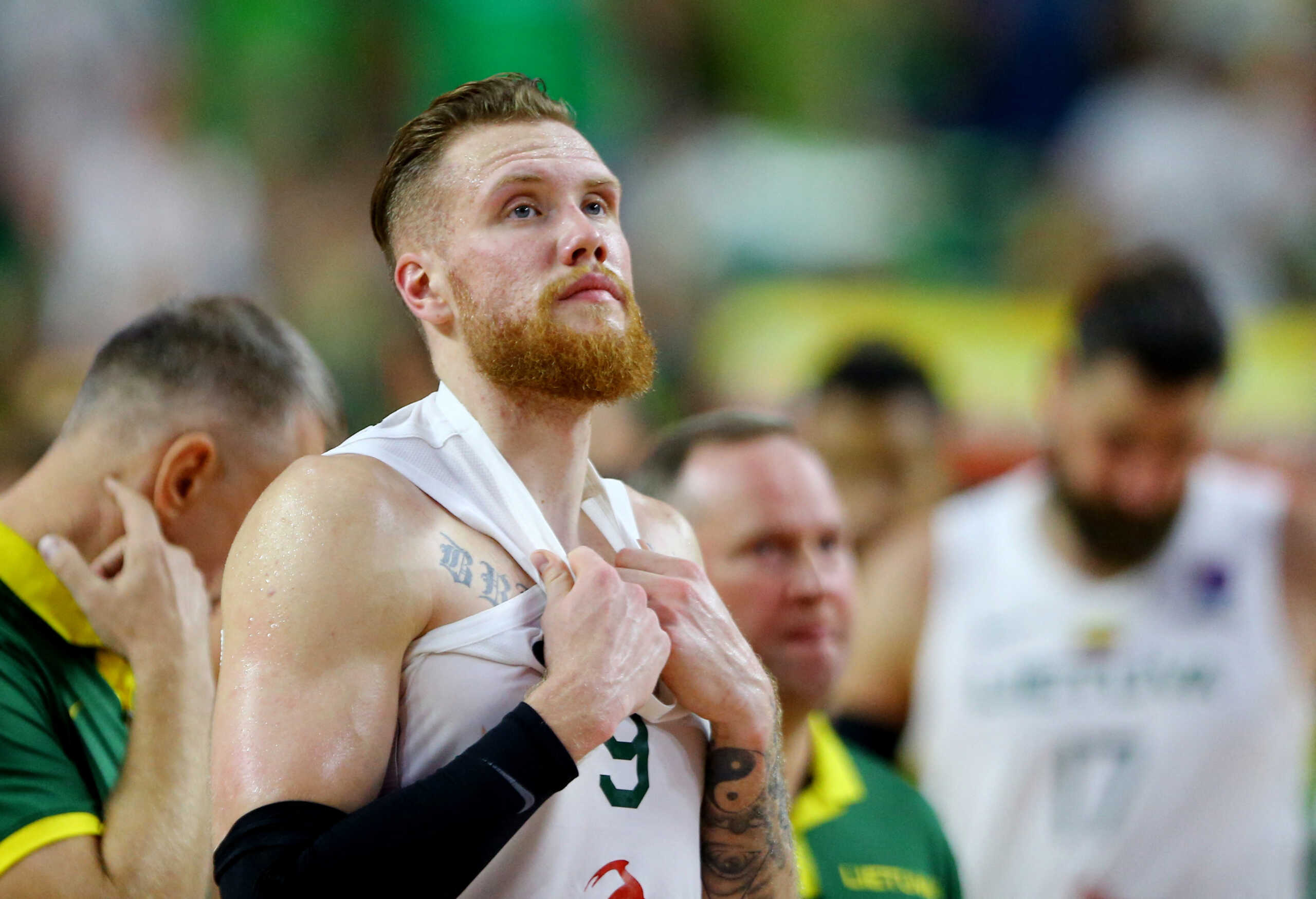 Eurobasket 2022: H FIBA «έκοψε» τους διαιτητές με το απίστευτο λάθος στο Λιθουανία – Γερμανία