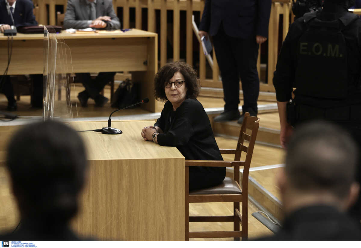 Δίκη Χρυσής Αυγής: Συγκινημένη η Μάγδα Φύσσα στην κατάθεσή της – «Οι μαχαιριές ήταν επαγγελματικές»