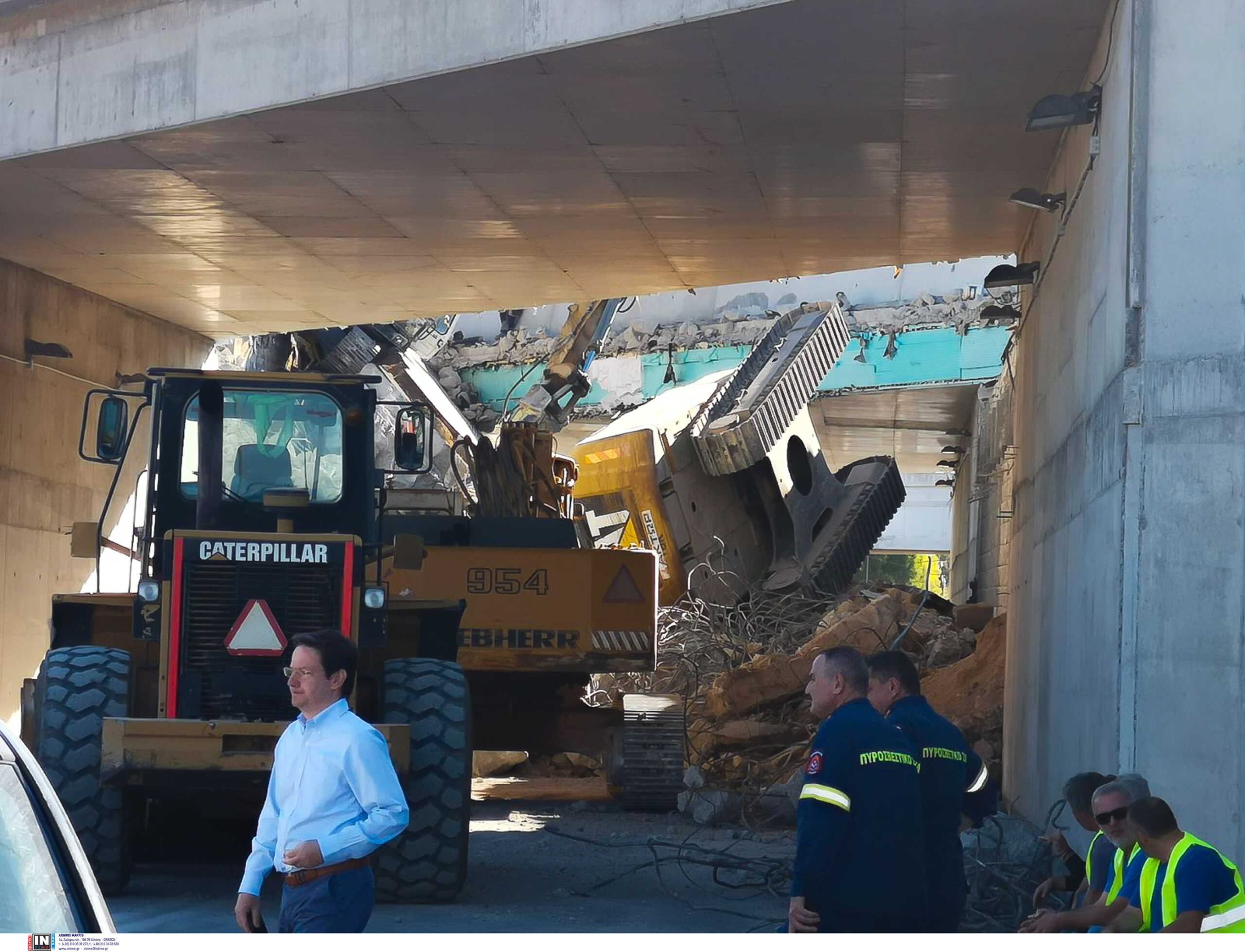Μέγαρα: Κατέρρευσε γέφυρα υπό κατασκευή – Δύο τραυματίες