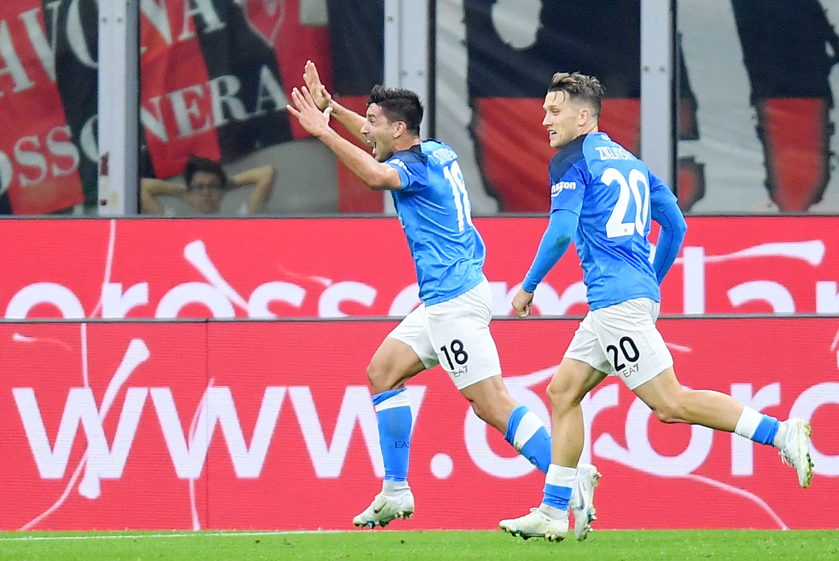 Soccer Football - Serie A - AC Milan v Napoli - San Siro, Milan, Italy - September 18, 2022 Napoli's Giovanni Simeone celebrates scoring their second goal with Piotr Zielinski REUTERS
