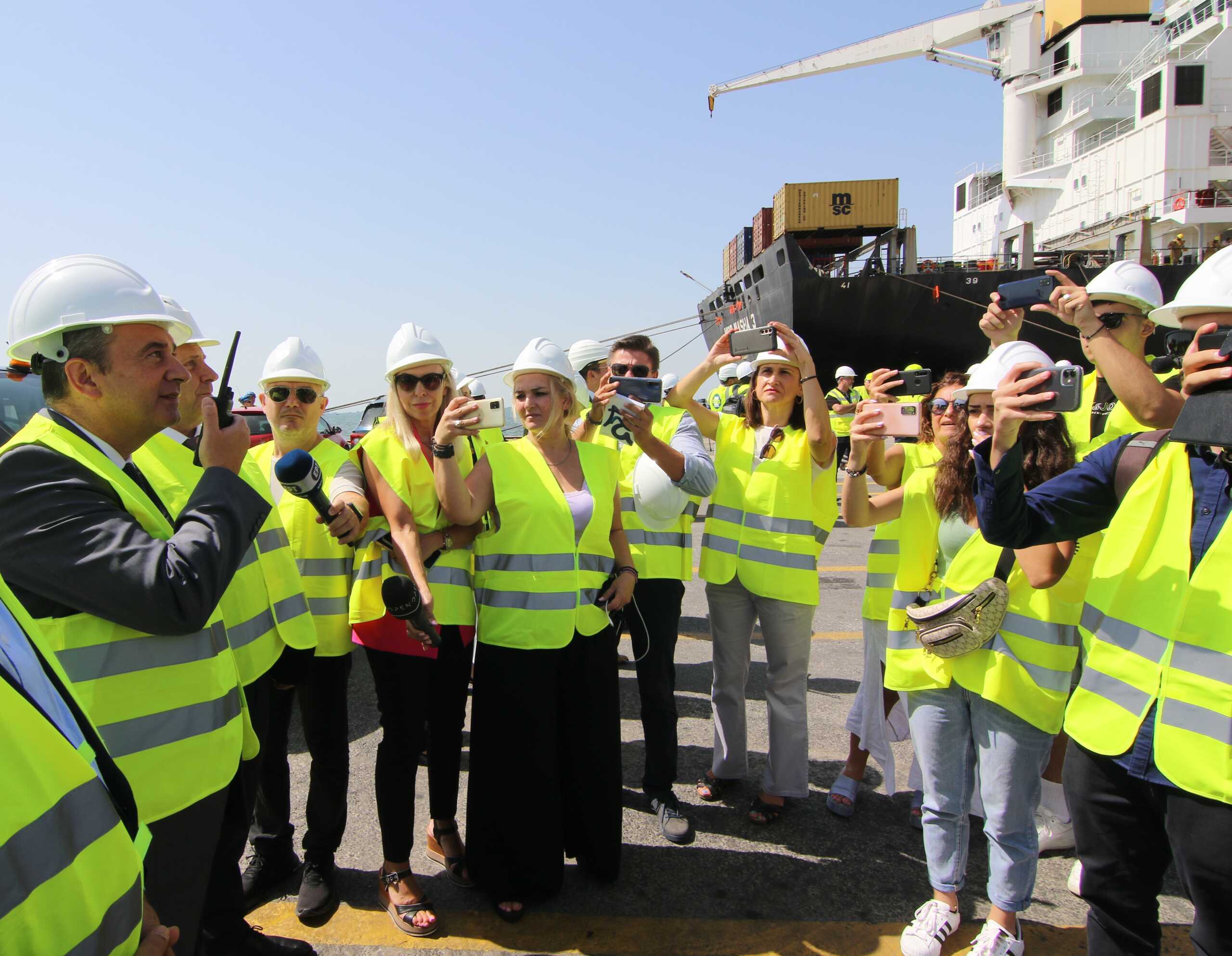 Λιμάνι Θεσσαλονίκης: Ο Υπουργός Ναυτιλίας εγκαινίασε δύο νέες γερανογέφυρες αξίας 15,7 εκατ. ευρώ