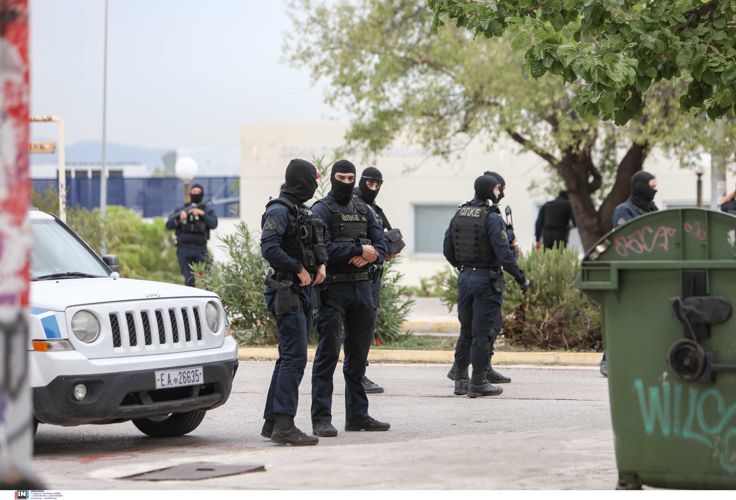 Ηλεία: Μεγάλη επιχείρηση της αστυνομίας – Βρέθηκαν όπλα σε ενοικιαζόμενα δωμάτια