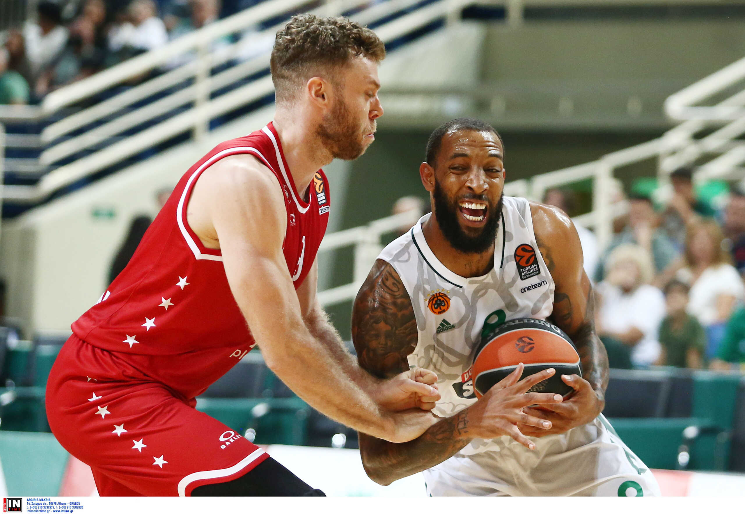 Ολυμπιακός – Παναθηναϊκός: Συναντήθηκαν στο αεροδρόμιο οι αποστολές των δύο ομάδων για το Super Cup