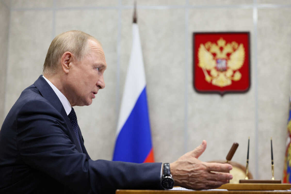 Russian President Vladimir Putin attends a meeting with Governor of the Novgorod region Andrei Nikitin in the city of Veliky Novgorod, Russia, September 21, 2022. Sputnik