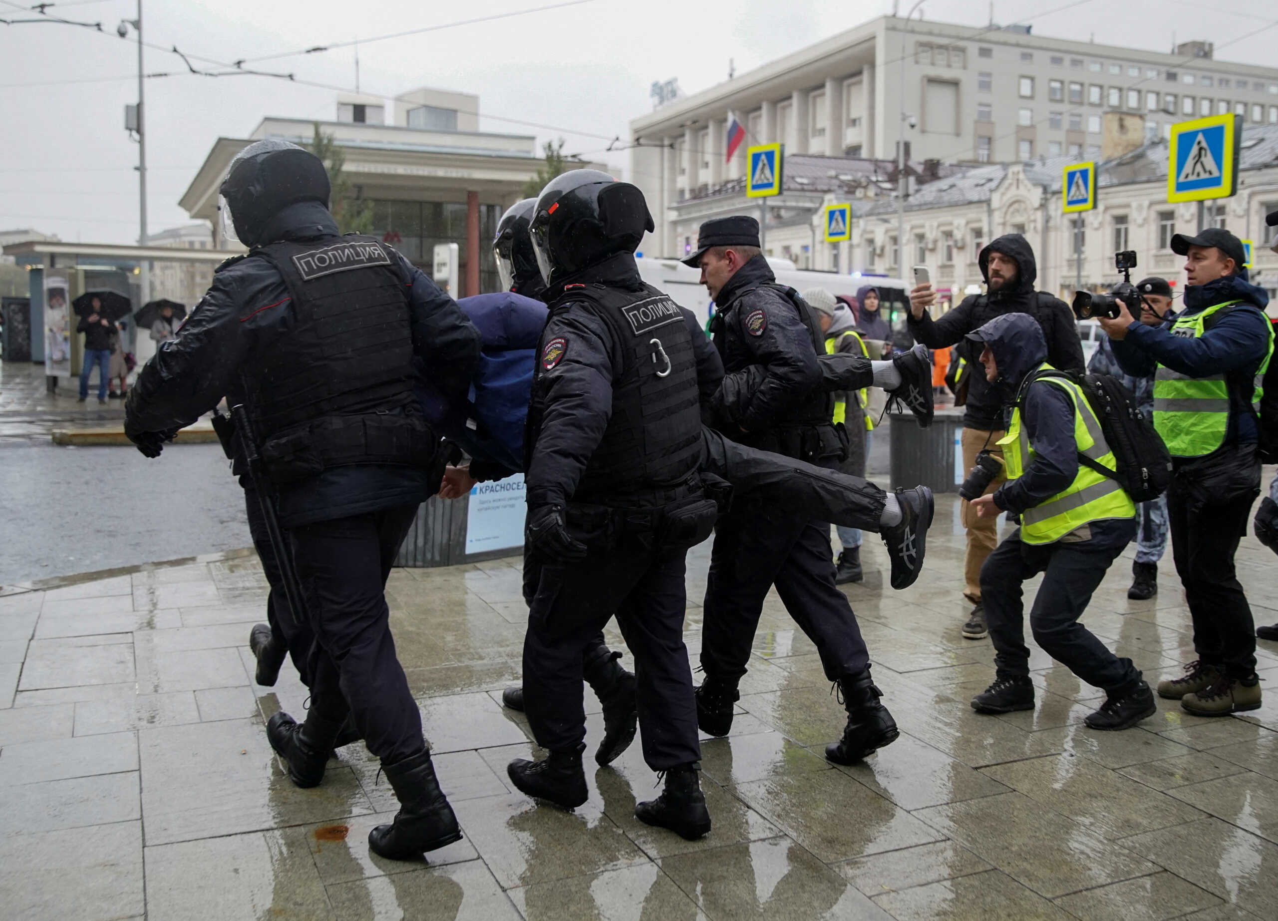 Ρωσία: Πάνω από 730 συλλήψεις σε διαδηλώσεις κατά της μερικής επιστράτευσης