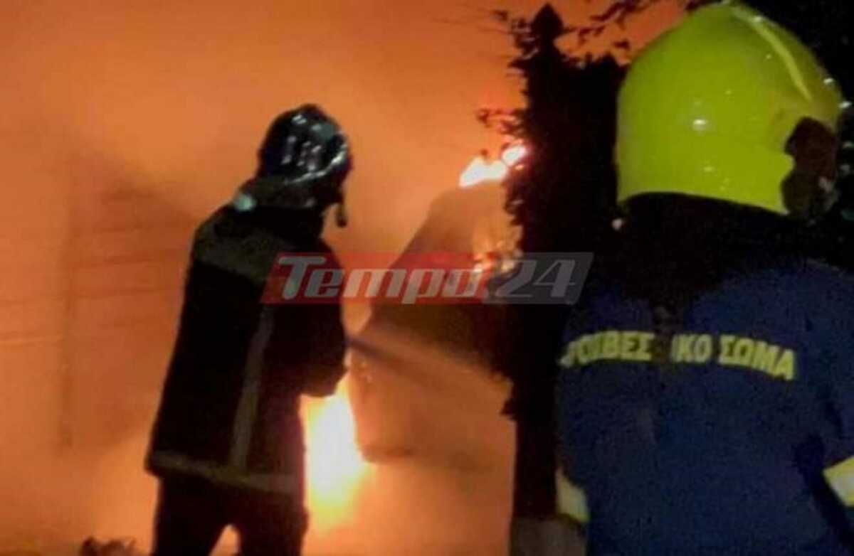 Πάτρα: Πάρκινγκ «τυλίχτηκε» στις φλόγες – Κάηκε ολοσχερώς ένα αυτοκίνητο