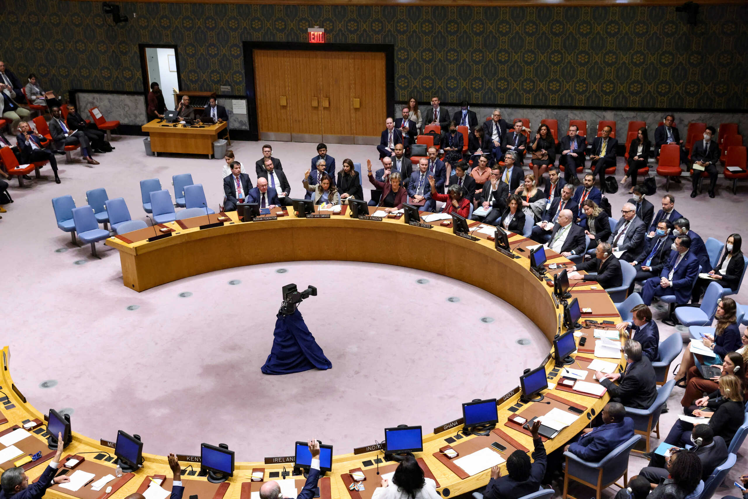 Members of the United Nations Security Council vote on a resolution condemning the referendums on annexing several Russia-occupied regions of Ukraine, as they convene at the request of Russia to discuss damage to two Russian gas pipelines to Europe in New York, U.S., September 30, 2022. REUTERS