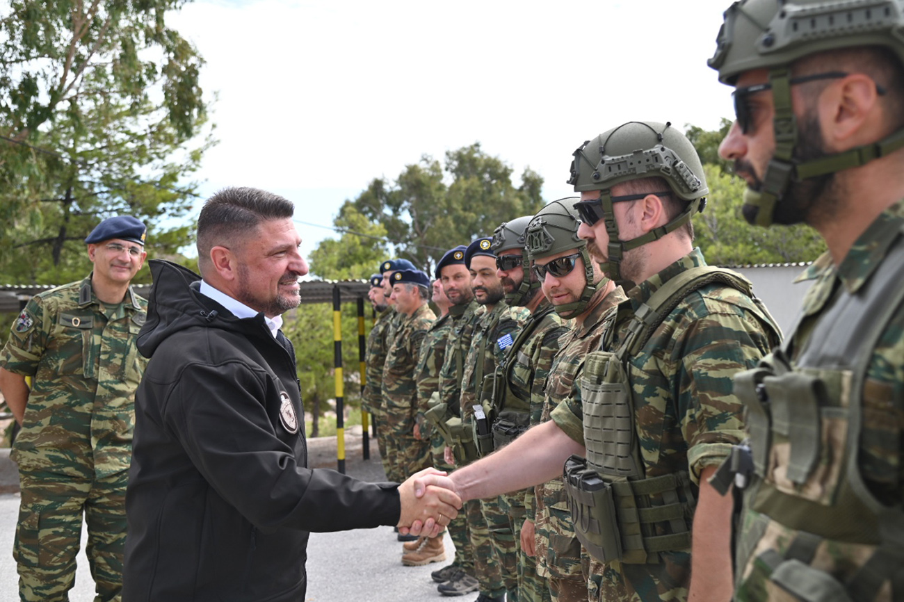 Ο Νίκος Χαρδαλιάς σε μονάδες και φυλάκια των Ενόπλων Δυνάμεων σε Ικαρία, Φούρνους, Πάτμο, Λειψούς, Λέρο, Νίσυρο και Τήλο