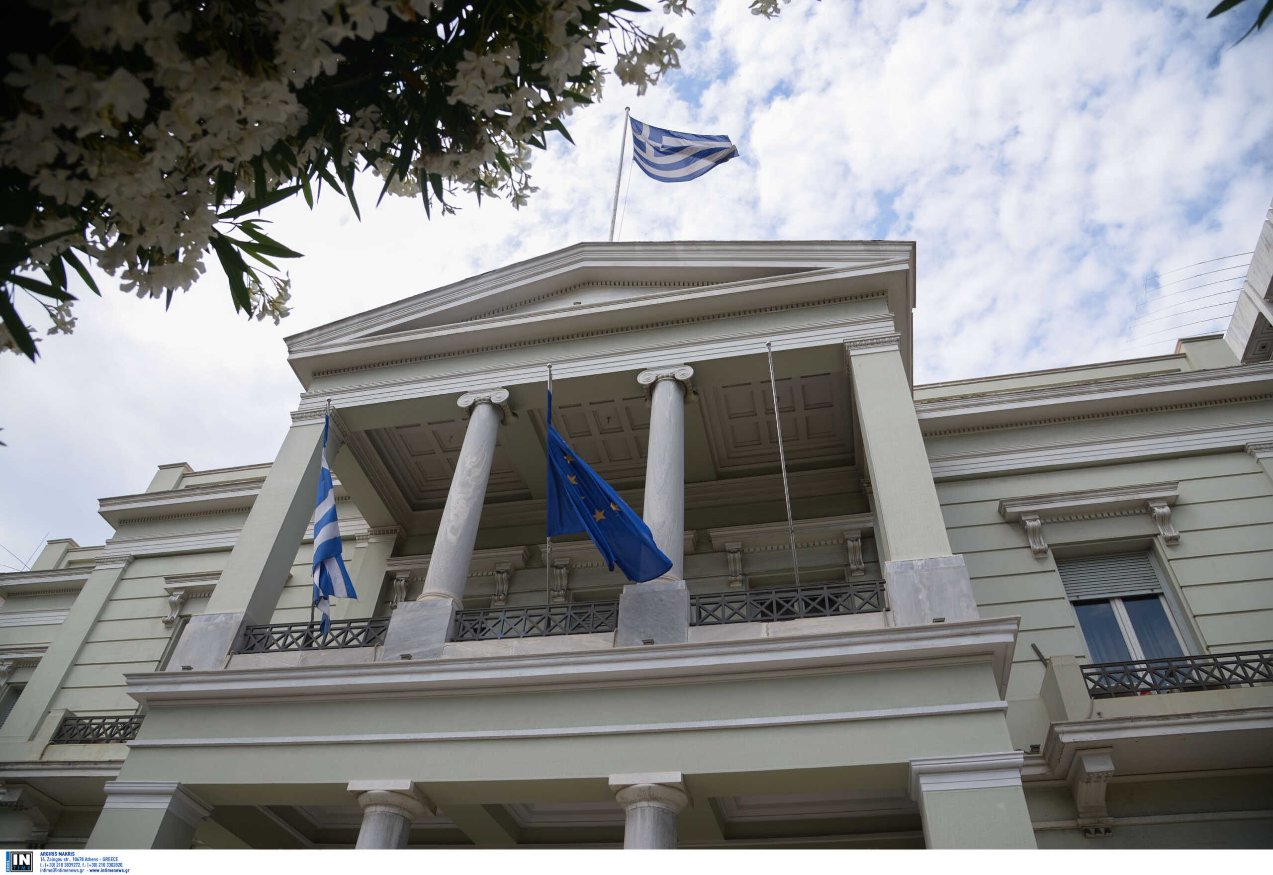 ΥΠΕΞ: Η Ελλάδα καταδικάζει την προσάρτηση εδαφών από τη Ρωσία – Παραβιάζει το Διεθνές Δίκαιο