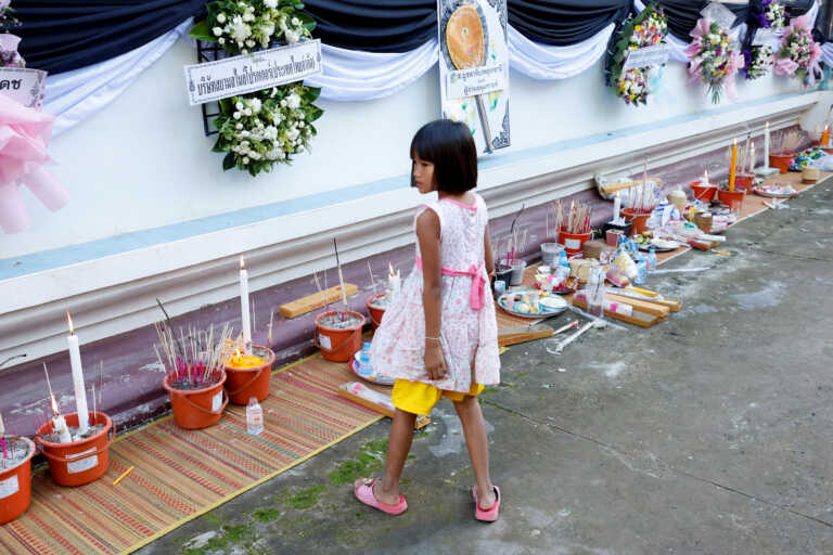 Η μοναδική 3χρονη που επέζησε από το μακελειό στον παιδικό σταθμό στην Ταϊλάνδη