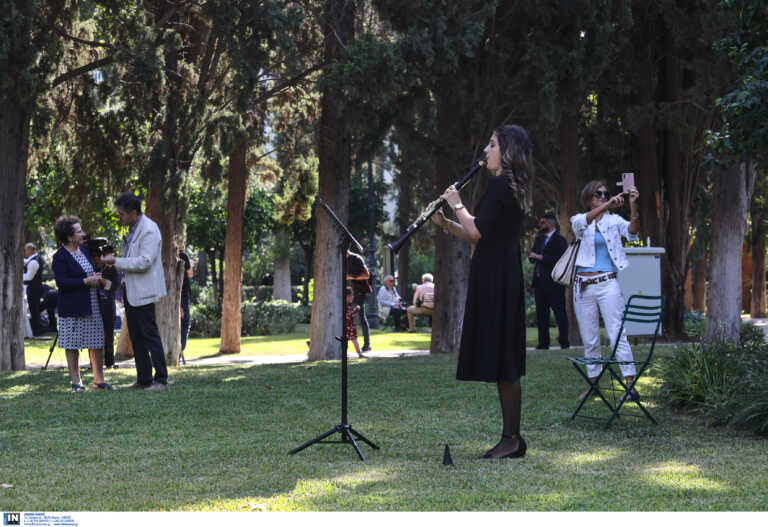 Άνοιξε και πάλι ο κήπος του Προεδρικού Μεγάρου! - H Κατερίνα Σακελλαρόπουλου συνομίλησε με τους επισκέπτες