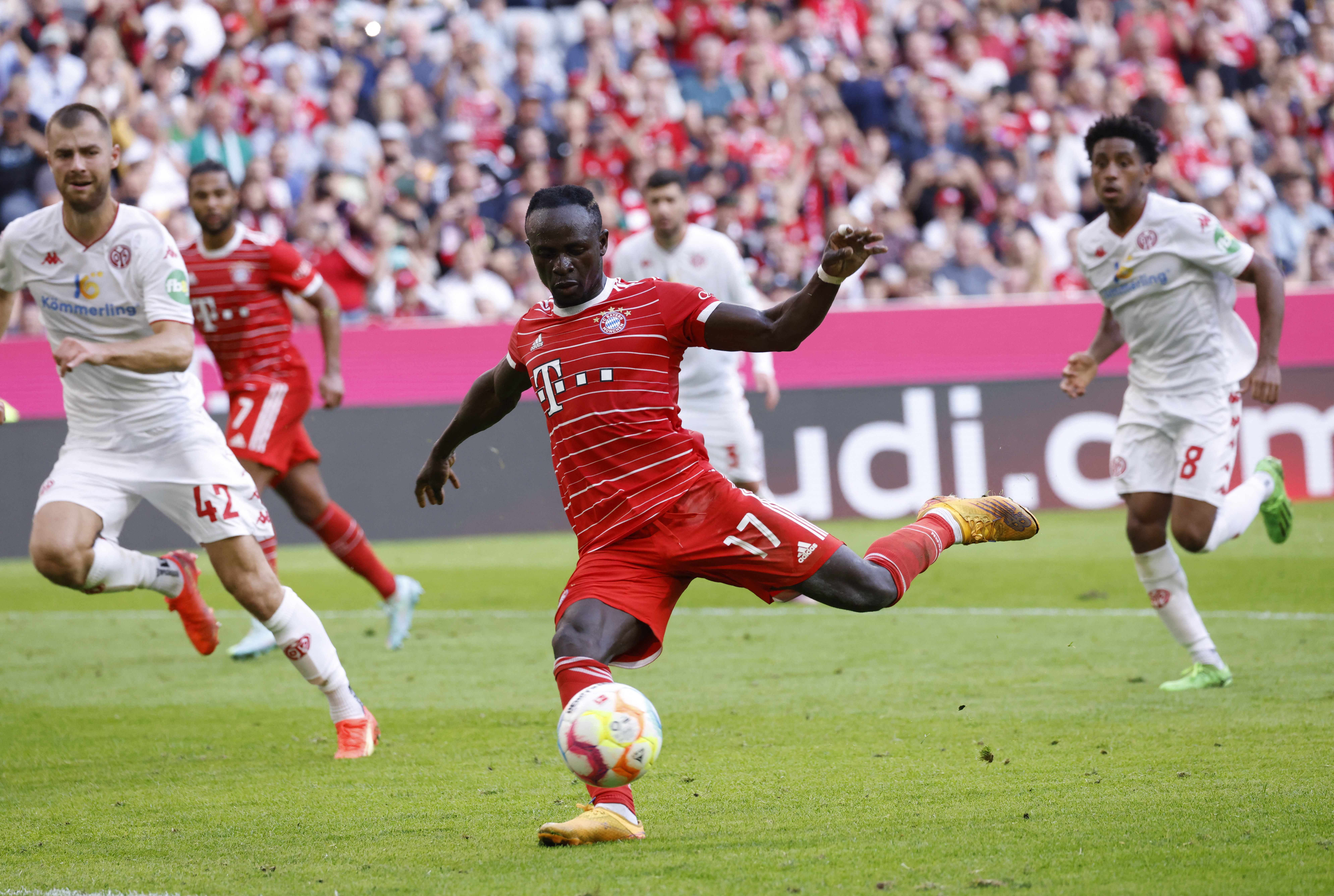 Soccer Football - Bundesliga - Bayern Munich v 1. FSV Mainz 05 - Allianz Arena, Munich, Germany - October 29, 2022 Bayern Munich's Sadio Mane scores their third goal REUTERS