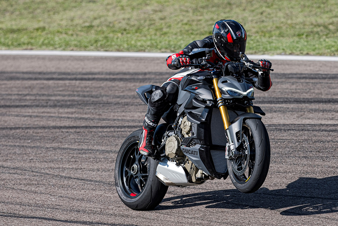 Η Ducati αποκαλύπτει τη νέα Streetfighter V4 2023 και τη Streetfighter V4 SP2