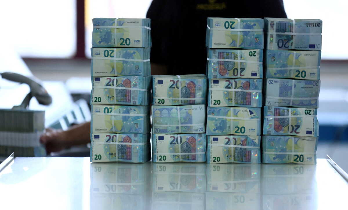 Η Κομισιόν υποχρεώνει τις τράπεζες να διεκπεραιώνουν σε 10 δευτερόλεπτα πληρωμές λογαριασμών πολιτών και επιχειρήσεων