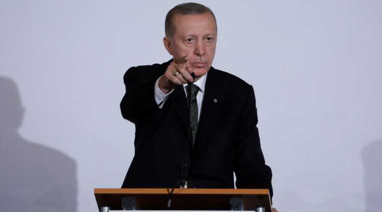 Bloomberg: Ο Ερντογάν να σταματήσει να απειλεί την Ελλάδα – «Βρίσκεται σε ταξίδι εγωισμού»