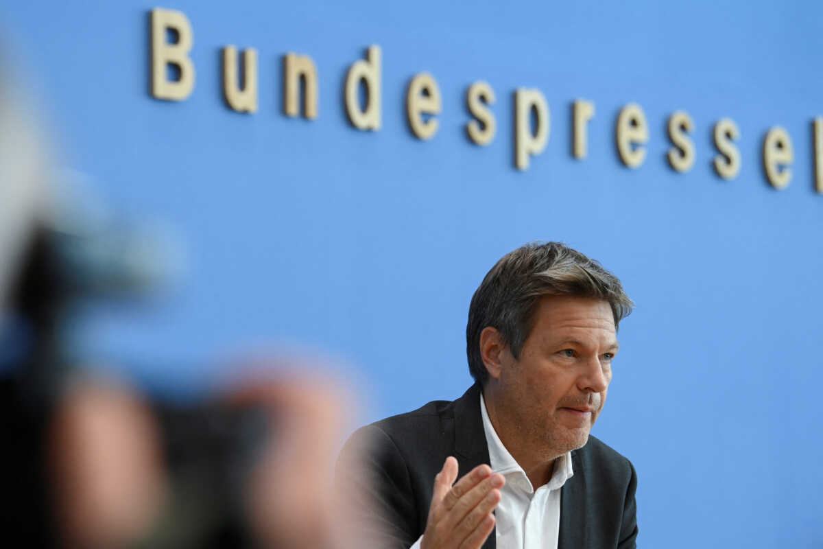 German Economy and Climate Minister Robert Habeck speaks at a news conference about the autumn economic outlook in Berlin, Germany October 12, 2022. REUTERS