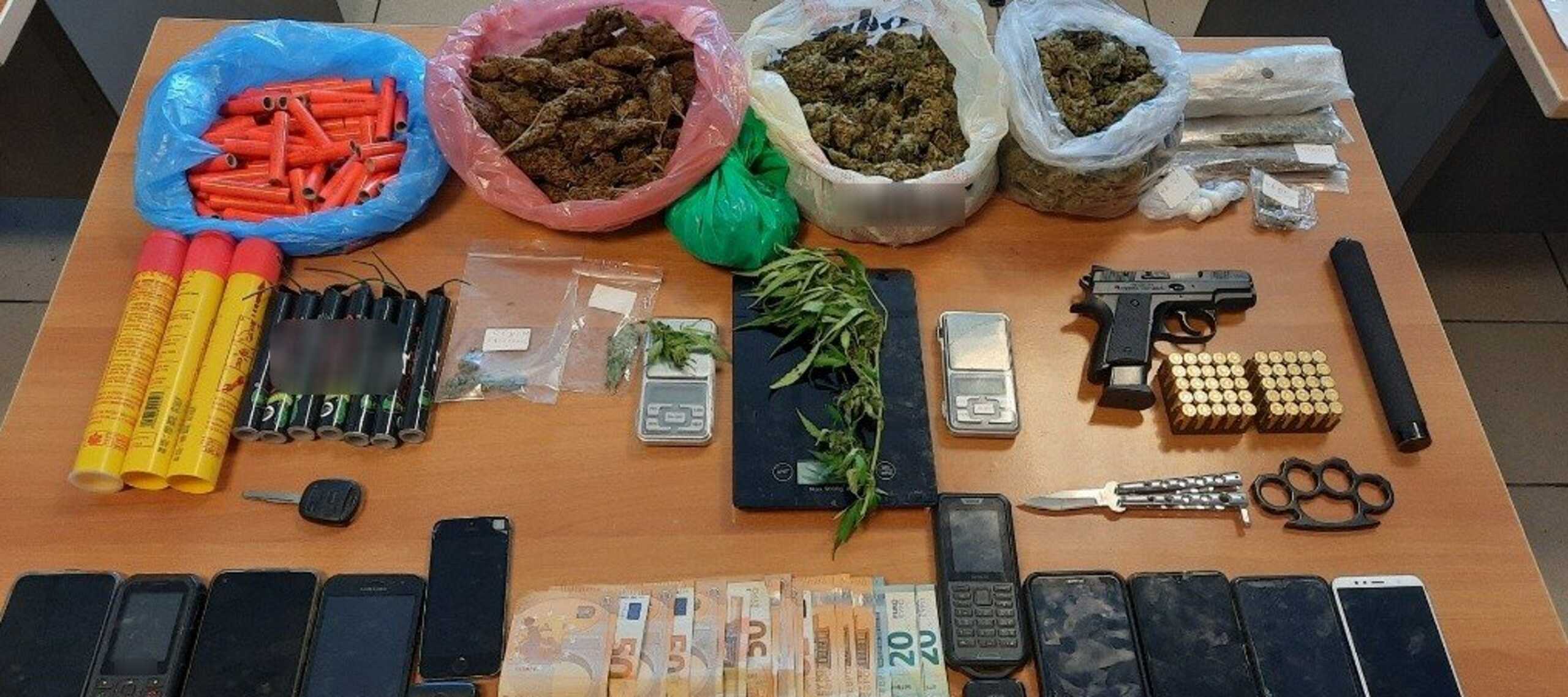 Κρήτη: «Ξεδόντιασαν» σπείρα που διακινούσε ναρκωτικά στο νησί – 11 συλλήψεις, 12 ταυτοποιήσεις