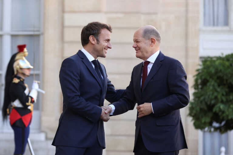 Με τον γαλλογερμανικό άξονα σε κρίση ο καγκελάριος Σολτς επισκέπτεται τον Μακρόν στο Παρίσι