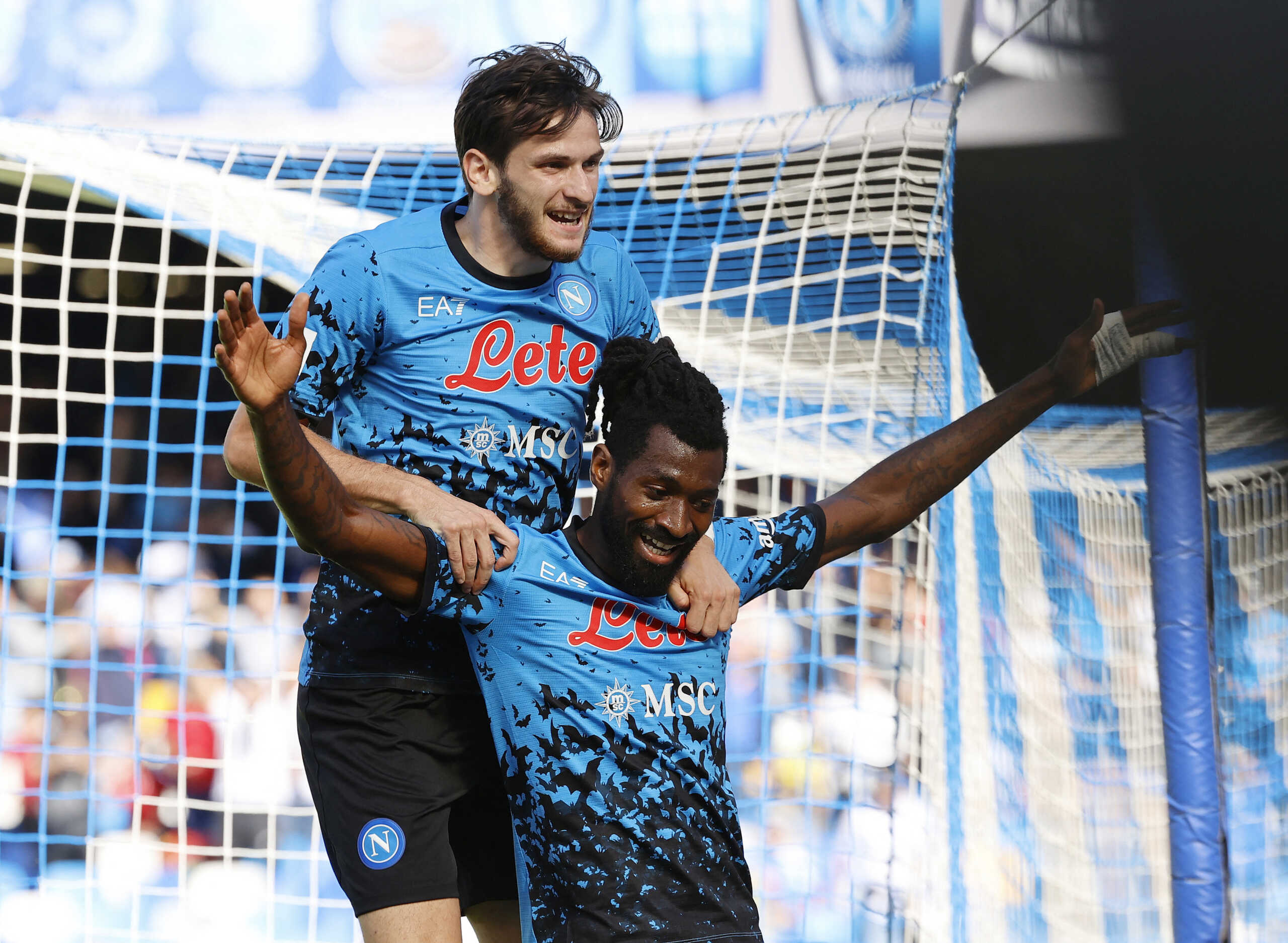 Soccer Football - Serie A - Napoli v Torino - Stadio Diego Armando Maradona, Naples, Italy - October 1, 2022 Napoli's Andre-Frank Zambo Anguissa celebrates scoring their second goal with Khvicha Kvaratskhelia REUTERS