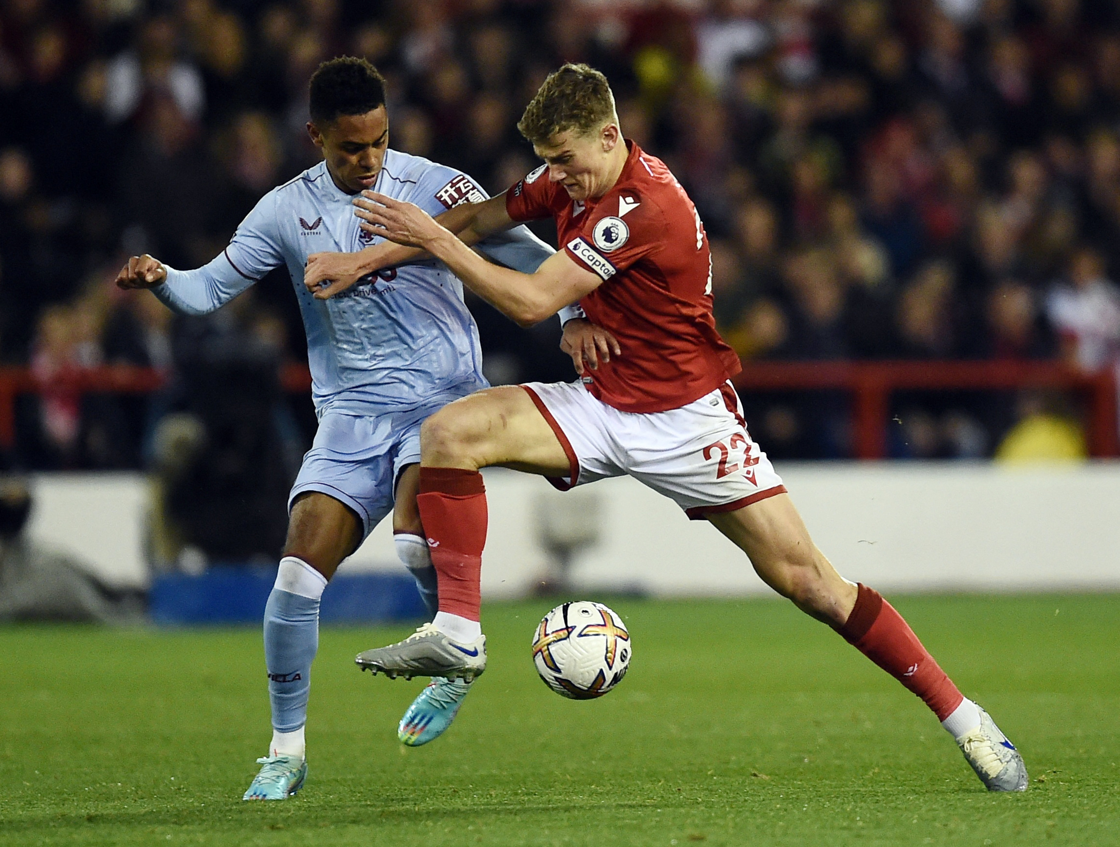 Soccer Football - Premier League - Nottingham Forest v Aston Villa - The City Ground, Nottingham, Britain - October 10, 2022 Nottingham Forest's Ryan Yates in action with Aston Villa's Jacob Ramsey REUTERS