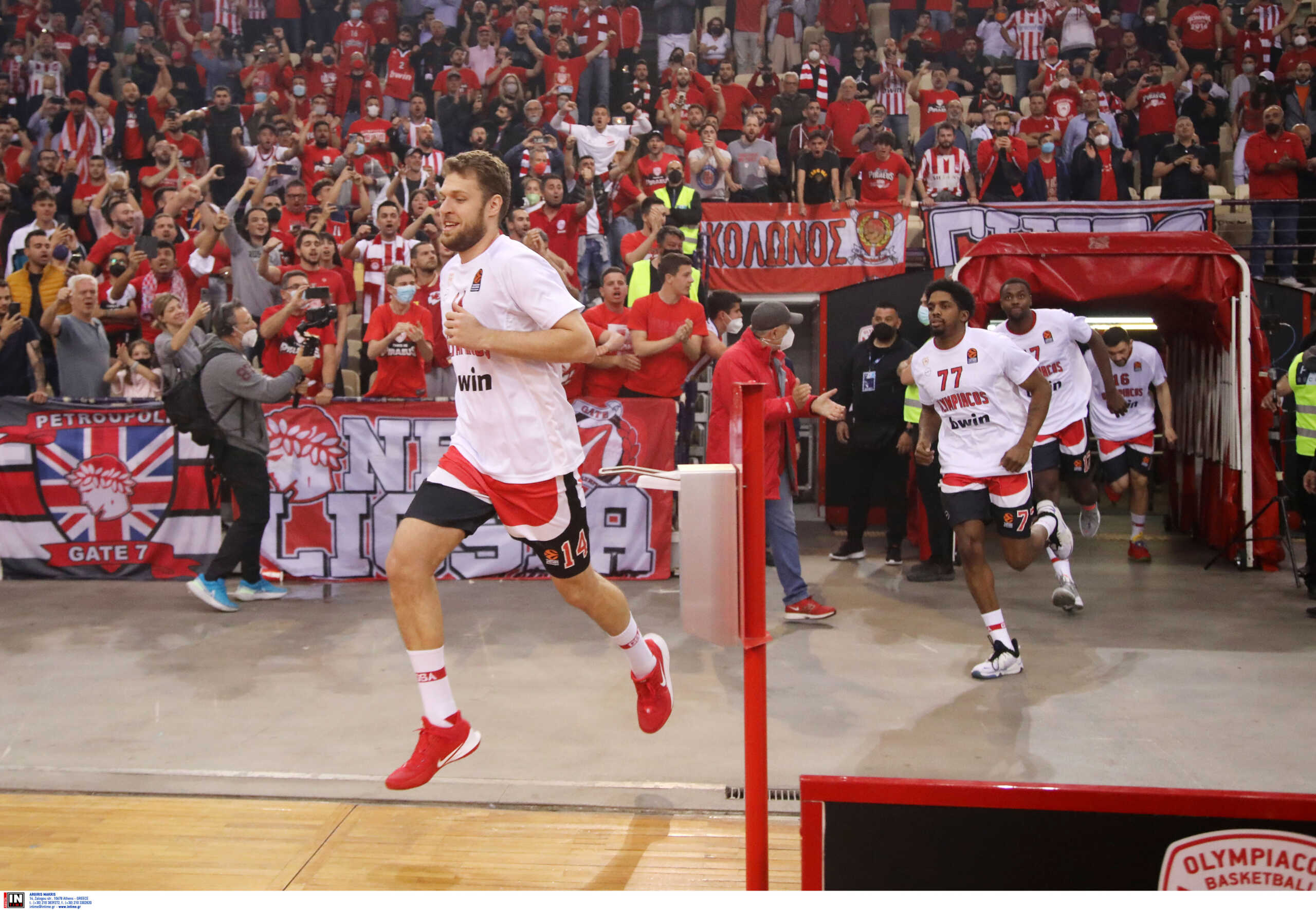 OLYMPIAKOS MONACO EUROLEAGUE VEZENKOV MCKISSIC