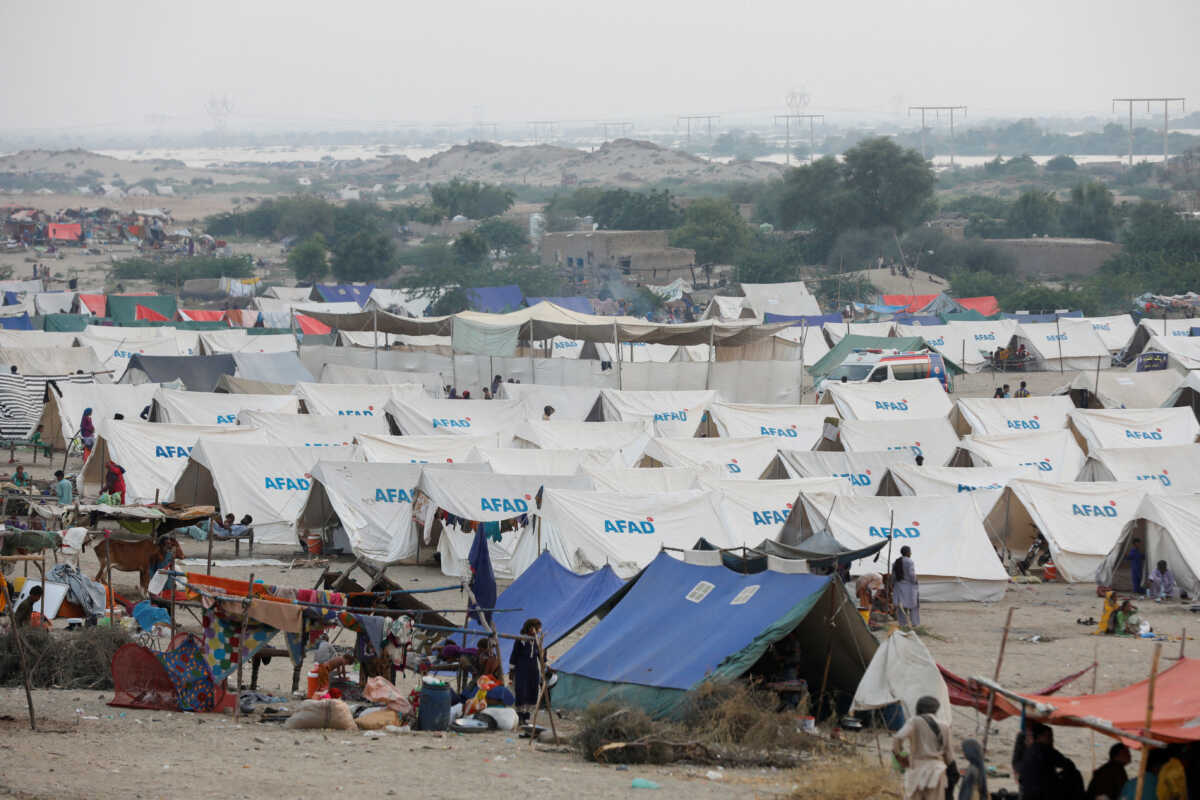 FILE PHOTO: A view shows tents of the displaced people, following rains and floods during the monsoon season in Sehwan, Pakistan September 14, 2022. REUTERS